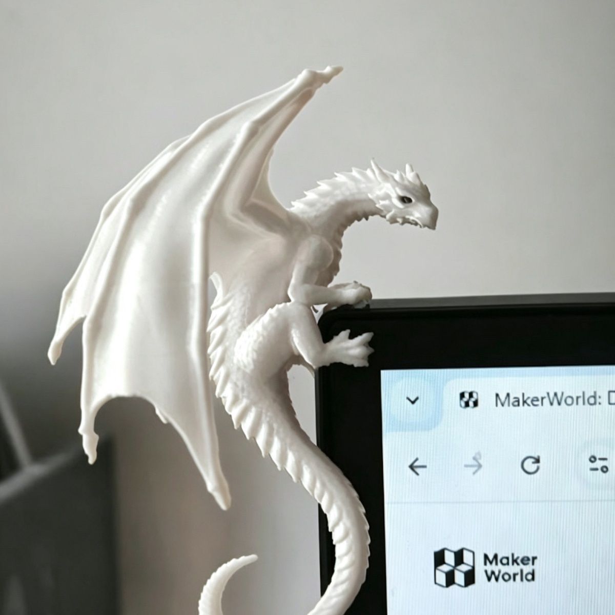 Cool Dragon Lying Figure Monit - đánh giá và giá Esports Gaming Setup